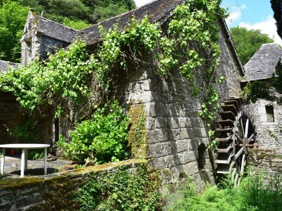 Moulin Avec Bief + Dépendances 29270 Plounévézel